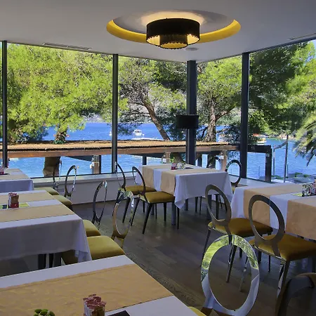 Hotel Cavtat 4*