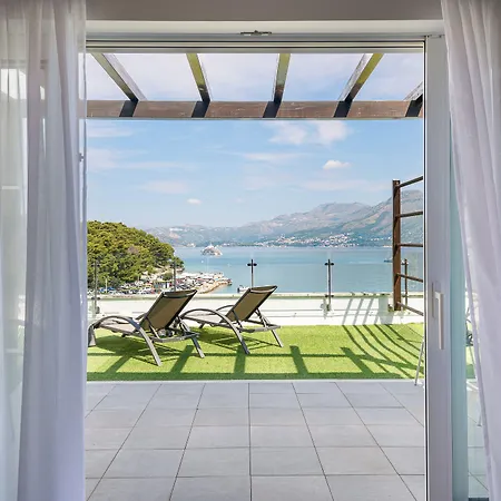 Отель Hotel Cavtat 4*