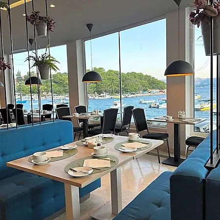 Hotel Cavtat 4*