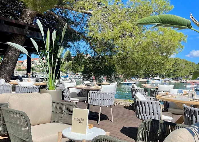 Hotel Cavtat מלון