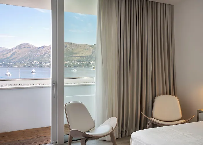 Hotel Cavtat Hotel 4*